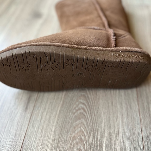 BearPaw Classic Tan Suede Boots - Picture 4 of 7